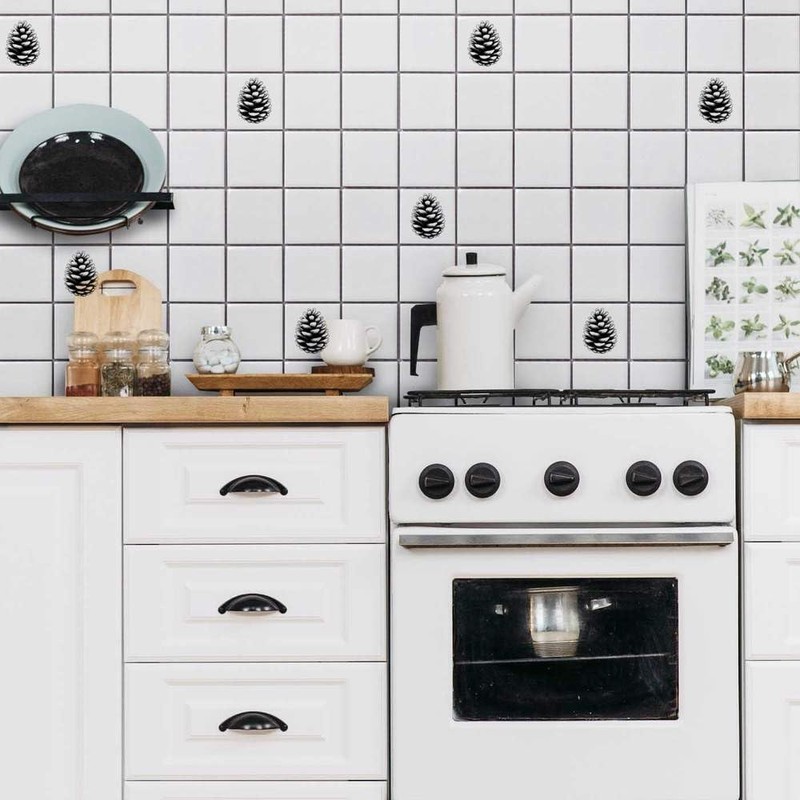 'Single Pine Cone ' 108mm Square Ceramic Tile (TD00032041)