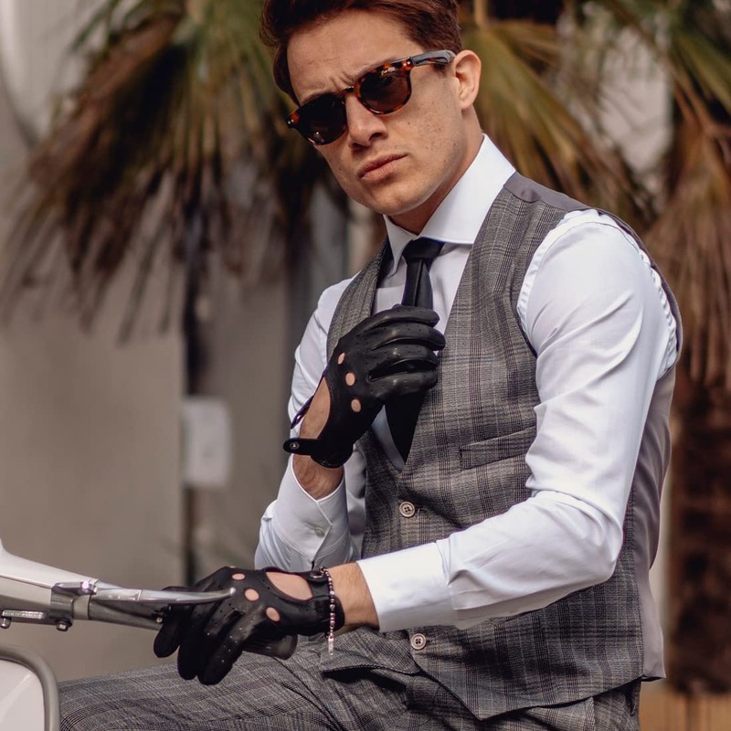 Harssidanzar Mens Leather Driving Gloves Goatskin Unlined, Black, M