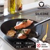 マーナ (marna) トライアングリップ シリコーンターナー ( ブラック ) フライ返し (うすい先端で返しやすい) キッチンツール