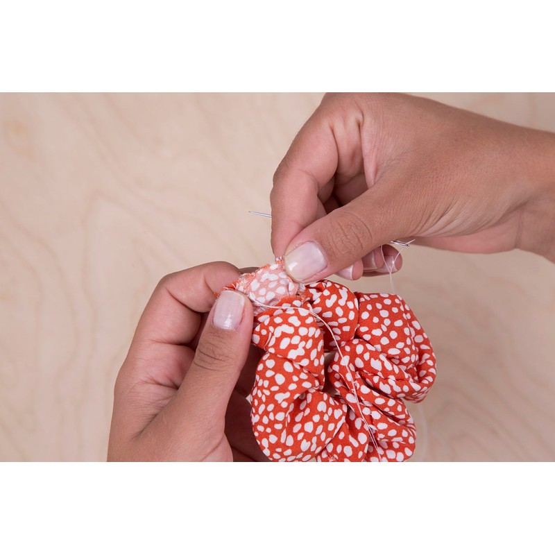 Kikkerland Scrunchie Kit