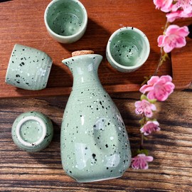 Large Sake 5-Piece Set, Durable Japanese Sake Ceramic Set Featuring 1 Sake Bottle and 4 Sake Cups (Large Green)