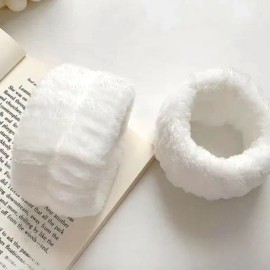 Fitness Accessory, sesu Wrist Band 5ssang Set sean Band WA07-g5 White for home workouts, training and recovery, portable sports and exercise gear