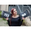 styleBREAKER 'YES' or 'NO' print clutch, tassel pendant upon zipper,