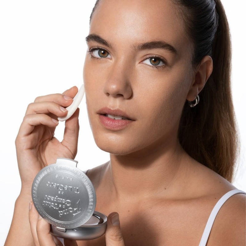T.LeClerc Powdery Compact FDT 01
