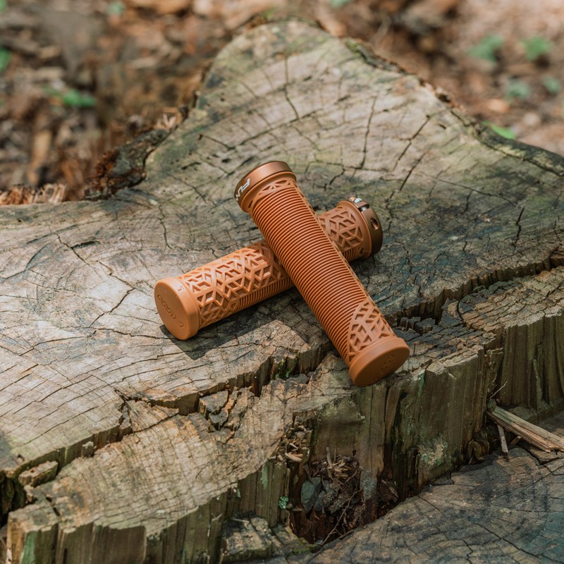 Funn Hilt JR Mountain Bike Handlebar Grips With Single Lock