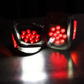 Partsam - Juego de luces traseras cuadradas combinadas traseras compatibles con Wrangler TJ YJ CJ-5 CJ-7 1979-2006 luces traseras de repuesto, lado del pasajero y lado del conductor