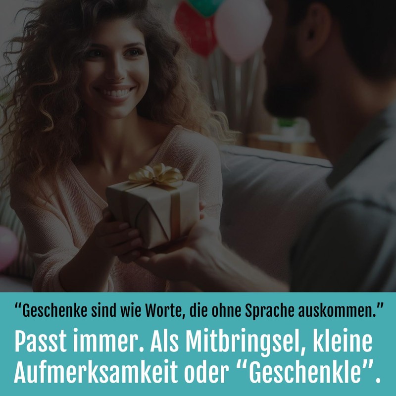 Keyring Microphone Retro Metal with Small Secret Compartment, silver