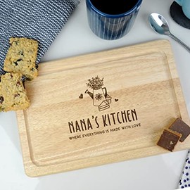 eBuyGB Nana's Kitchen Chopping Board, Cooking Gifts for Her, Birthday, Mother's Day Gift for Nana, Engraved Wood Cutting Board