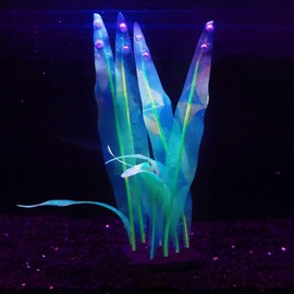 Bluecoco Soft Silica Gel Moves Naturally with Water Flow, Aquarium Decorations Glow in The Dark, Glowing Coral Ornaments for Fish Tank Decorations (Green, Kelp)