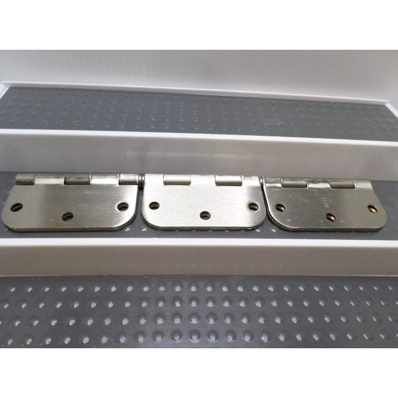 Evermark Satin Nickel 3.5" X 3.5" with 5/8" Radius Door