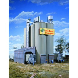 Walthers HO Scale Cornerstone Series® Medusa Cement Company 9 x 7 x x 11" 22.5 x 17.5 x 27.5cm
