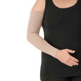 Juzo Soft Compression Arm Sleeve 15-20 mmHg, Silicone Dot Band | Compression Arm Sleeves for Men/ Women for Mild (Stage 1) Lymphedema and Lipo-Lymphedema Treatment | Beige, Medium (III)