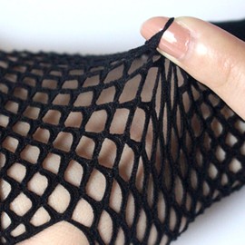 Luwigs Fishnet Gloves Short Nylon Mesh Fingerless Gloves for Women and Girls 80s Costume Wedding Evening Party Accessories (Short-Black, 1 Pair)