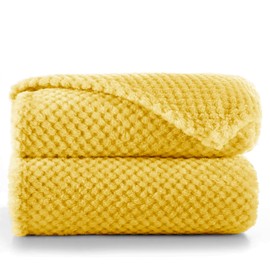 DecoKing Henry Cuddly Blanket, Soft, Fleece Microfibre Bedspread in Scandinavian Style, Mustard Yellow, 150 x 200 cm