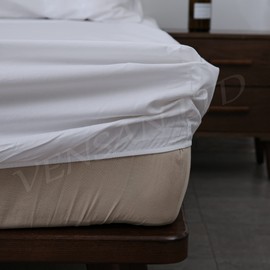 Vensan Fitted Bedding Sheet Size: Double, 100% Cotton Satin, 300 Thread Count, Plain White, 5 Star Hotel Quality.