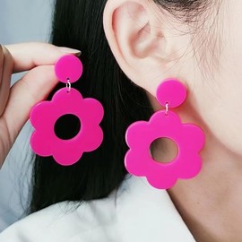 Charm Buddy 70s 80s Flower Acrylic Stud Dangle Earrings 80's Retro Earrings for Women Disco Fancy Dress 70s 80s Party Accessories (1. Hot Pink)