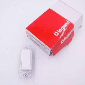 Legrand 10 Pack Legrand radiant 15A 3-Way Switches w/ Locator Light White TM873WSL