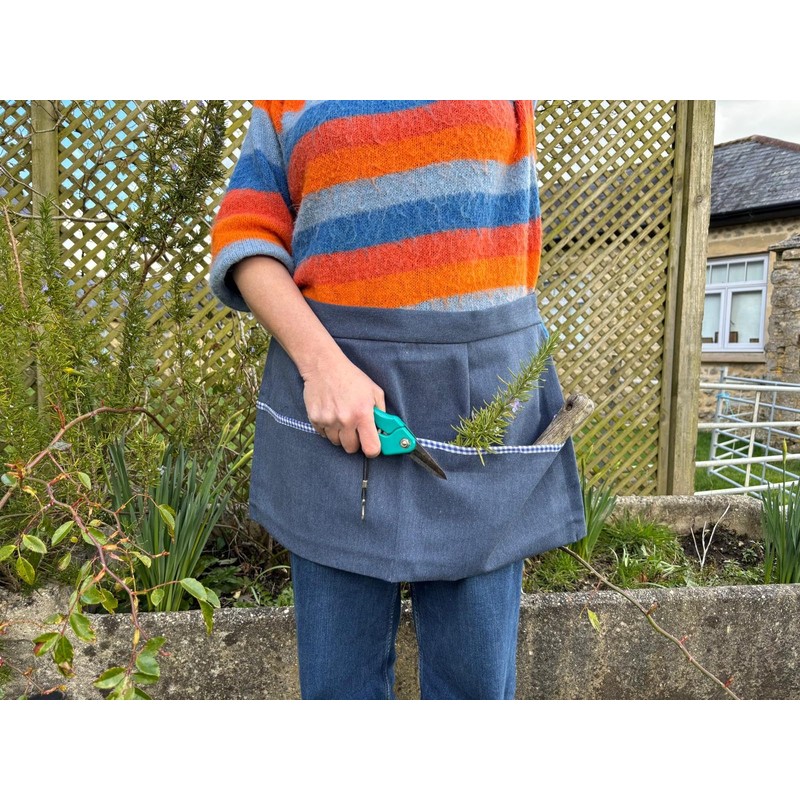 Flyingstart Gardners Apron with Gingham trim