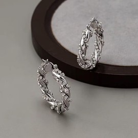 YuMaxiMa - arete de aro de metal sin níquel con circonitas transparentes, sin níquel, elegante diseño en forma de anillo para orejas sensibles, joyería minimalista de moda para mujeres