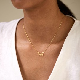 VRIUA Gold Necklace for Women 14k Gold Plated Butterfly Necklaces for Women Dainty Gold Butterfly Necklace Minimalist Jewelry