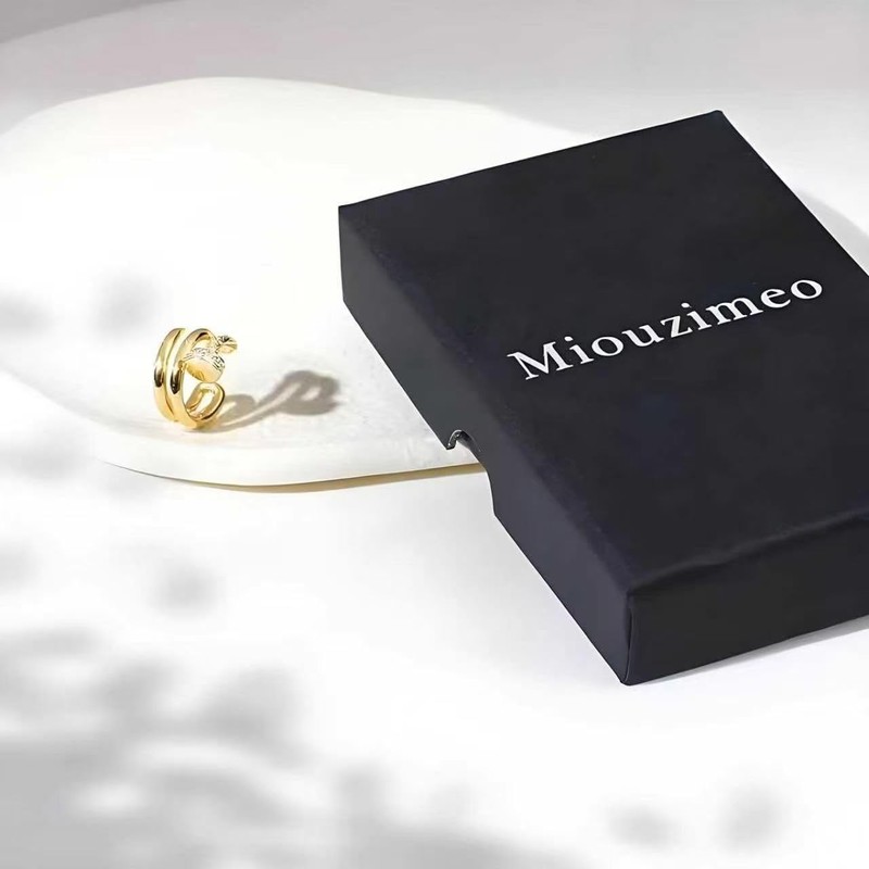 Miouzimeo Cubic Zirconia Nail Ear Cuff Non-Piercing Cartilage Earring