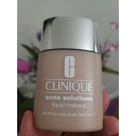 Clinique Acne Solutions Liquid Makeup "Neutral - CN 52" Size 1oz. NIB $39