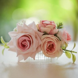 Fangsen Boho Silvery Wedding Pink Rose Flower Hair Comb Bridal Headpiece Floral Hair Accessories for Brides and Bridesmaids Christmas Women Girls Party