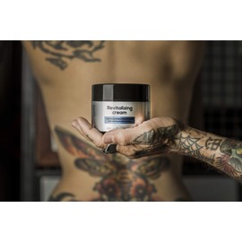 MUST - Tattoo-Creme zum Schutz und zur Erhaltung von Tätowierungen – Peeling-Creme für die Regeneration der Haut – Tattoo-Creme 200 ml