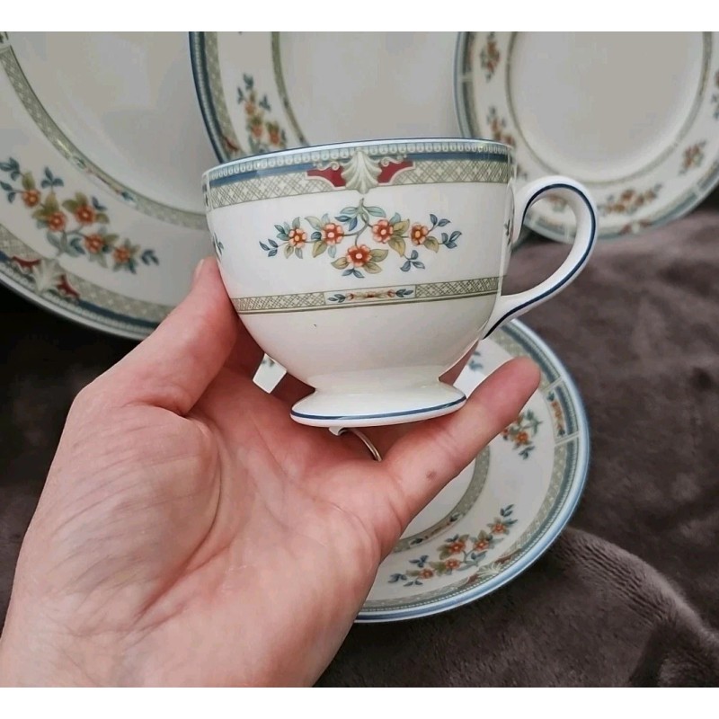 Wedgwood Hampshire Bone China 5 Piece Place Setting R4668