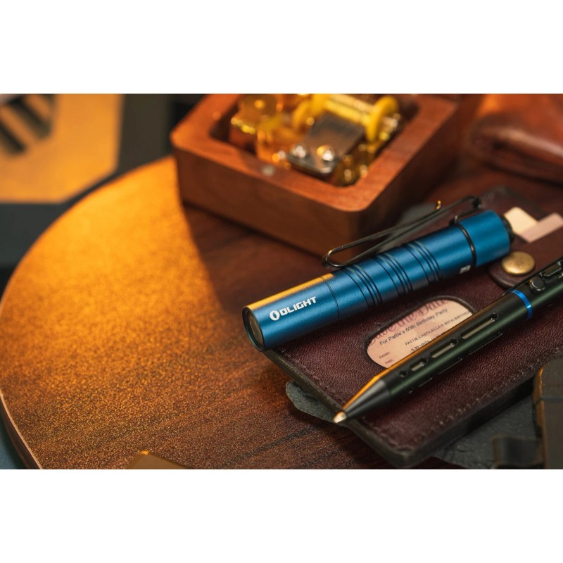 Olight I3T 2 EOS Midnight Blue Dual-Output EDC Flashlight, 200/300