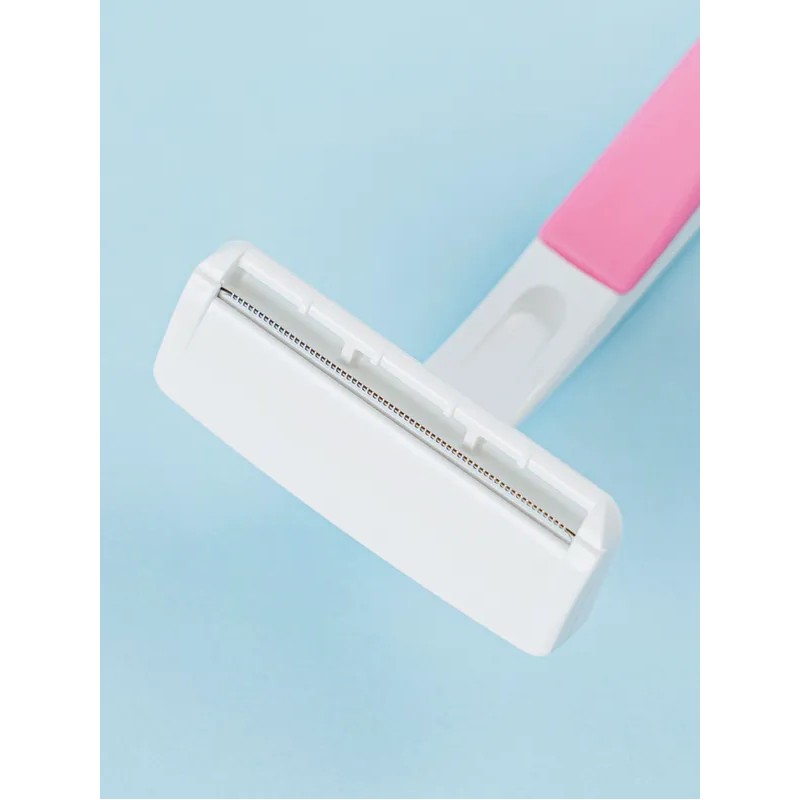 DAISO KAI Pretty T-Shaped Facial Razor 3-Pack