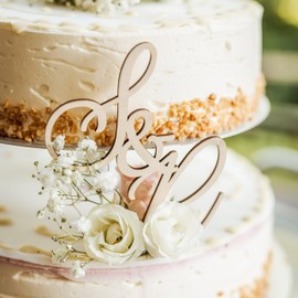 Suzu Papers Hochzeitstorte Deko mit Anfangsbuchstaben - Tortentopper Hochzeitstorte Initialen als Brautpaar Figuren Torte aus Holz (Birke)