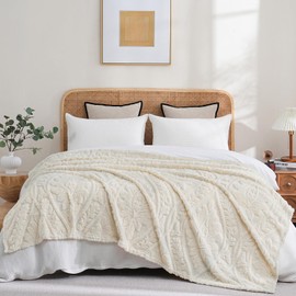WONGS BEDDING Cuddly Blanket, Fluffy Boho Blanket, Fleece Blanket, 150 x 200 cm, Sofa Blanket, Wool Blanket, Couch Blanket, Warm Soft Throw for Sofa, Couch, Bed, White Cream