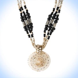 Gorgeous 48mm Cone Shell Pendant Beige And Black Beads Unique Chic Crystal Rhinestone Elegant Jewelry Necklace For Women