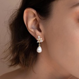 Bridal Wedding Earrings for Bride Bridesmaid AAA+ Cubic Zirconia Earrings Pearl Teardrop Dangle Earings Wedding Dresses for Bride Gifts