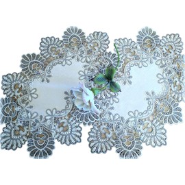 Galleria di Giovanni Doilies Silver Gray Lace Set of Two Antique White Oval Dresser Scarf