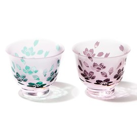 Taikero Kobo TB3002-3/3402-3 Engraved Dream Pattern, Sakura, Guinomi, Pair with Presentation Box, Made in Japan