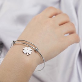 Trendy Four-Leaf Clover Bracelet Chunky Stainless Steel High Polish Good Luck Charm Shamrock Expandable Stackable Adjustable Wrap Bangle For Women Men Chic Stylish Fashion Jewelry Gift Valentine's Day (Silver)