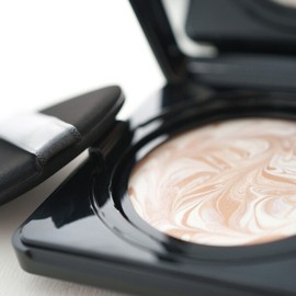 Cheongdam 30 Essence Pact Light Beige No. 21 / 청담30 에센스 팩트 라이트베이지 21호