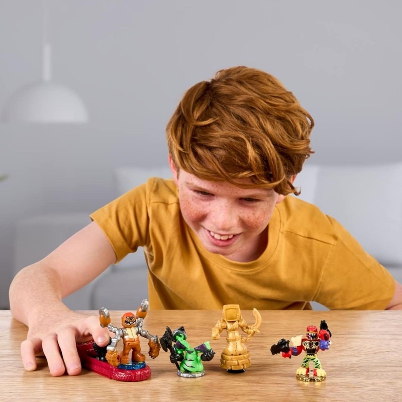 AKEDO Hassey Top-in Claw Strike Starter Pack