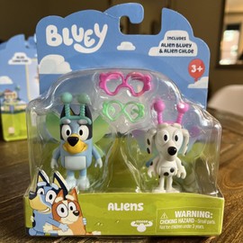 Moose Toys Bluey ALIENS Chloe & BABY RACE Chilli 2-Pack Figurines Brand New 2023 Moose