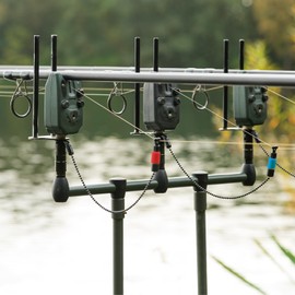 WEDNOK Pack of 4 Fishing Swingers with Bite Alarm with 20 Fishing Light Sticks Carp Fishing Swinger Adjustable Fishing Rods Bite Alarm Fishing Accessories for Night Fishing Carp Predator Beginners