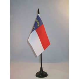 North Carolina Table Flag 4'' x 6'' - US state of Caroline du Nord Desk Flag 15 x 10 cm - Black plastic stick and base - AZ FLAG