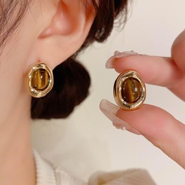 Vintage Natural Gem Stone Earrings for Women Amber Natural Stone Earrings Transparent Irregular Crystal Rhinestone Earrings Gold Natural Stone Stud Earrings Jewelry for Girls Gifts
