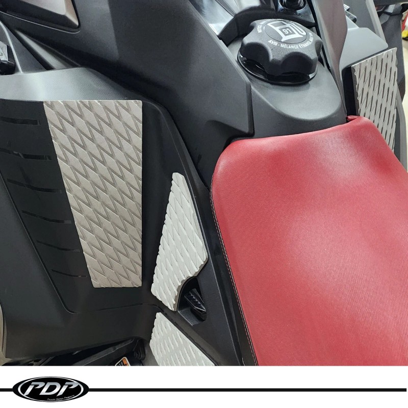 Proven Design Products 2023 Ski-Doo 850 MXZ DIAMOND GRIP KNEEPAD