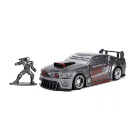 Jada Toys 2006 FORD MUSTANG GT WITH WAR MACHINE FIGURINE 1/32 scale DIECAST CAR