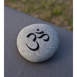 Om Symbol Natural Engraved Stone Aum Healing Spirit Yoga Meditation Stone Inspirational Encouraging Rock