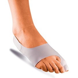 Daytime Hallux Valgus Corrector – helps to align the hallux and alleviate pain during daily activities. Available in 3 sizes. (Medium - Left)