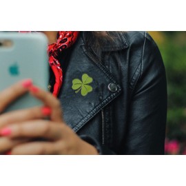 Paquete de 5 pines de solapa de clavo (5 unidades)