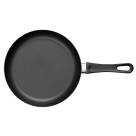 Scanpan Classic 9.5 inch Nonstick Fry Pan – Compatible with Gas and Electric Stovetops, Metal Utensil Safe, Oven Safe to 500°F, Dishwasher Safe, Black